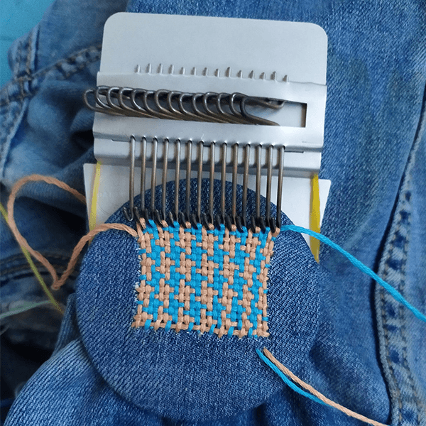 Darning Mini Loom Machine, Speedweave Darning Loom Quickly Mini Mending Convenient Darning Loom for Mending Jeans Socks Clothes Loom Machine Makes
